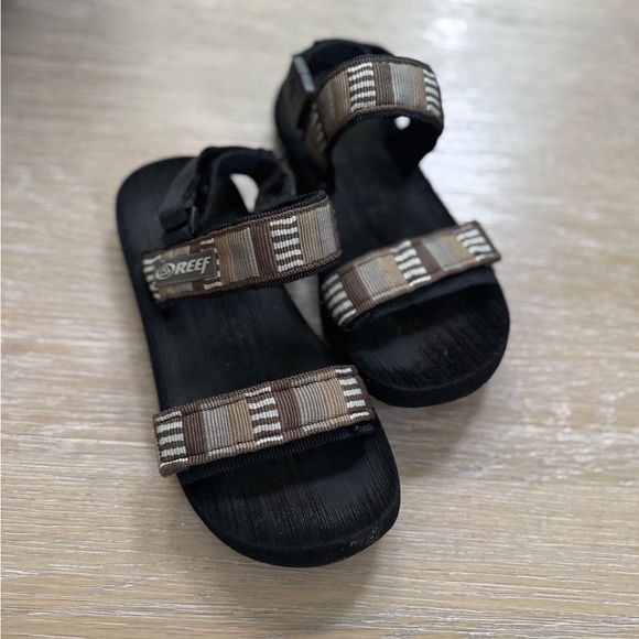 REEF women’s black Velcro strap outdoor walking hiking soft sole shoes sandals 7 - Picture 4 of 8